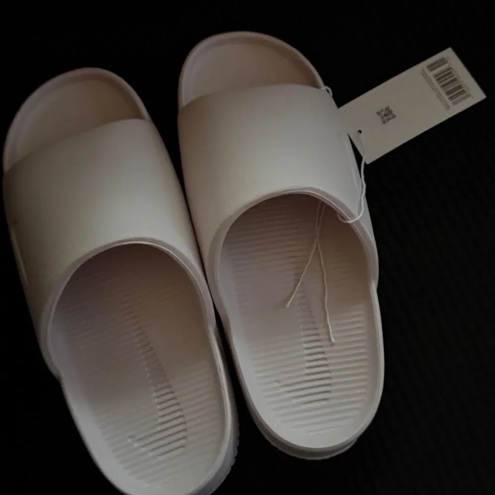 Nike Womens Calm Slides - NWT - SIZE 6